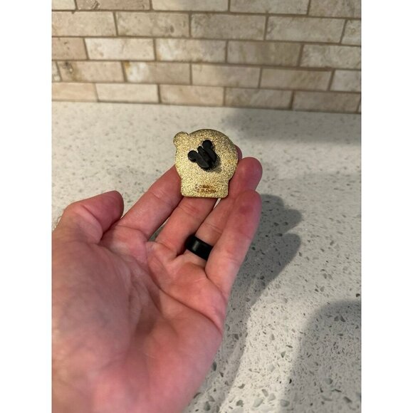 Disney Epcot Cast Member Take Five Mickey Mouse Gold Plated Award Pin - Picture 2 of 2